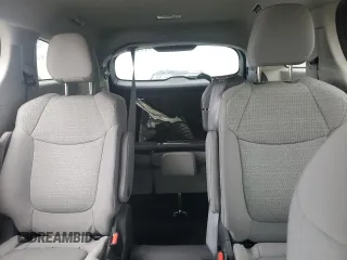 2021 Toyota Sienna LE z VIN 5TDBRKEC2MS031556, wystawiony jako Copart lot #42641195 z przebiegiem 55 211 mil mil oraz Szkoda całkowita • Salvage title. Historia ofert i sprzedaży dostępna na DreamBid. Obrazek 10.