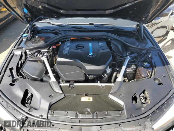 2018 BMW 5 Series 530e with VIN WBAJA9C52JB249402, listed as a Copart auction lot 55093055 with 117,033 mi miles and Salvage title. Bid and sale history available at DreamBid. Image 11.