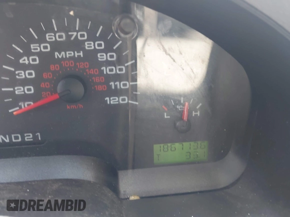 2007 Ford F-150 STX with VIN 1FTRX12W37KD27646, listed as a IAAI auction lot 42259231 with 186,713 mi miles and . Bid and sale history available at DreamBid. Image 7.