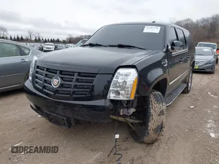 2007 Cadillac Escalade ESV with VIN 1GYFK66857R214812, listed as a IAAI auction lot 41497739 with 188,884 mi miles. Bid and sale history available at carsss.com. Image 2.