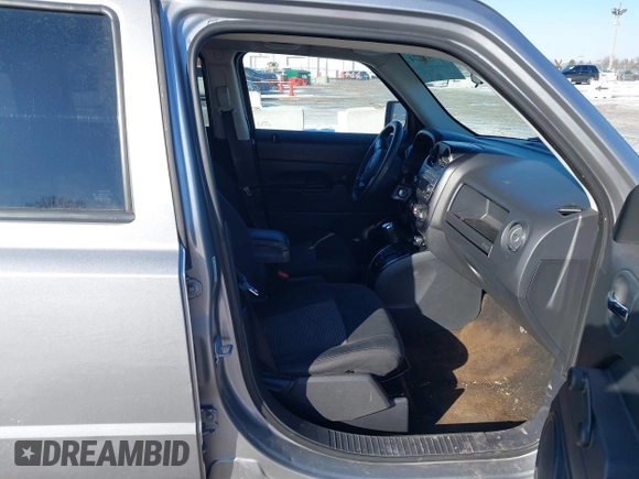 2014 Jeep Patriot Sport with VIN 1C4NJPBB2ED915782, listed as a IAAI auction lot 41628774 with 144,588 mi miles. Bid and sale history available at carsss.com. Image 5.