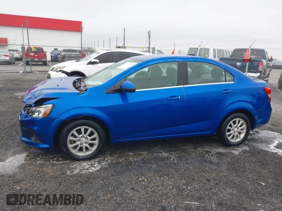 2018 Chevrolet Sonic LT z VIN 1G1JD5SHXJ4120089, wystawiony jako IAAI lot #41447426 z przebiegiem 42 931 mil mil oraz . Historia ofert i sprzedaży dostępna na DreamBid. Obrazek 14.