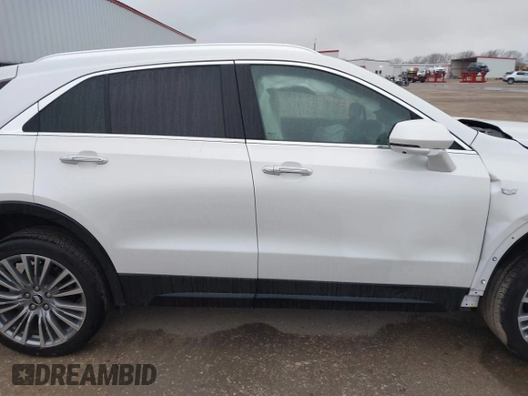 2024 Cadillac XT4 FWD Premium Luxury with VIN 1GYFZCR41RF220114, listed as a IAAI auction lot 41515009 with 6,465 mi miles and . Bid and sale history available at carsss.com. Image 13.