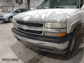 2002 Chevrolet Silverado 1500 LT with VIN 2GCEK19T021290878, listed as a IAAI auction lot 41715052 with 299,629 mi miles. Bid and sale history available at carsss.com. Image 6.