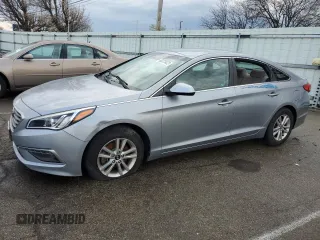 2015 Hyundai Sonata SE z VIN 5NPE24AF0FH098243, wystawiony jako Copart lot #51151775 z przebiegiem 93 689 mil mil oraz Czysty tytuł • Clean title. Historia ofert i sprzedaży dostępna na DreamBid. Obrazek 1.