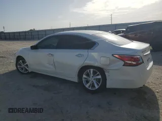 2015 Nissan Altima 2.5 with VIN 1N4AL3AP4FC183103, listed as a Copart auction lot 60518325 with 42,493 mi miles and Salvage title. Bid and sale history available at DreamBid. Image 2.