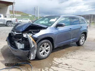 2015 Toyota Highlander XLE z VIN 5TDJKRFH5FS080160, wystawiony jako IAAI lot #42037799 z przebiegiem 135 694 mil mil oraz . Historia ofert i sprzedaży dostępna na DreamBid. Obrazek 2.