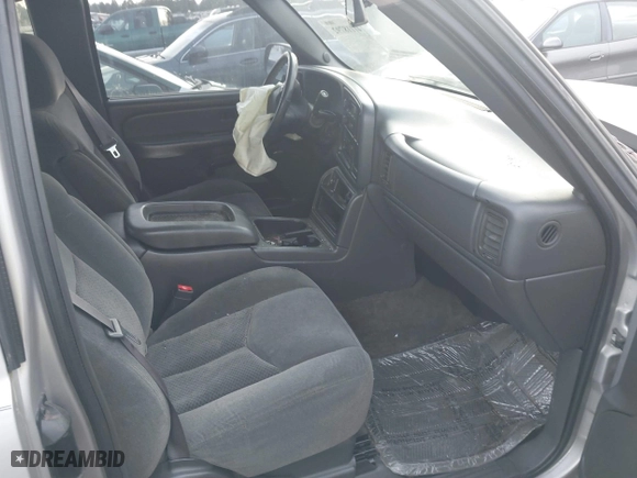 2004 Chevrolet Silverado 1500 Work Truck with VIN 2GCEC19T541158392, listed as a IAAI auction lot 41355324 with 1 mi miles. Bid and sale history available at carsss.com. Image 5.