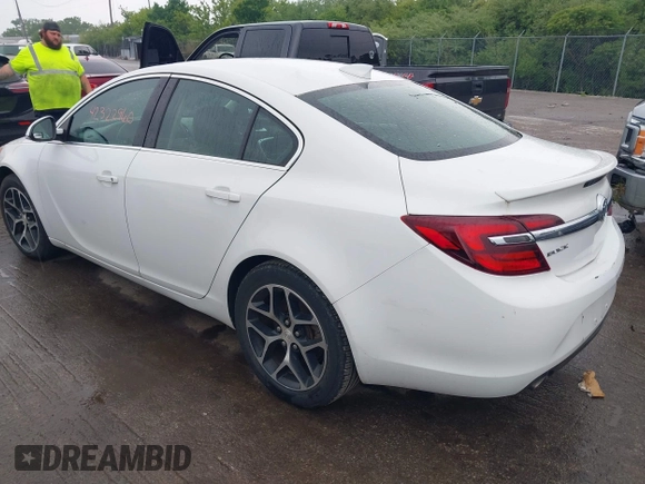 2017 Buick Regal Sport Touring z VIN 2G4GL5EX8H9103530, wystawiony jako IAAI lot #42322960 z przebiegiem 164 508 mil mil oraz . Historia ofert i sprzedaży dostępna na DreamBid. Obrazek 3.