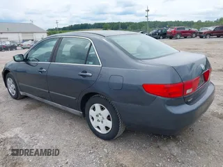 2005 Honda Accord LX z VIN 1HGCM56455A191202, wystawiony jako IAAI lot #42347658 z przebiegiem 222 365 mil mil oraz . Historia ofert i sprzedaży dostępna na DreamBid. Obrazek 3.