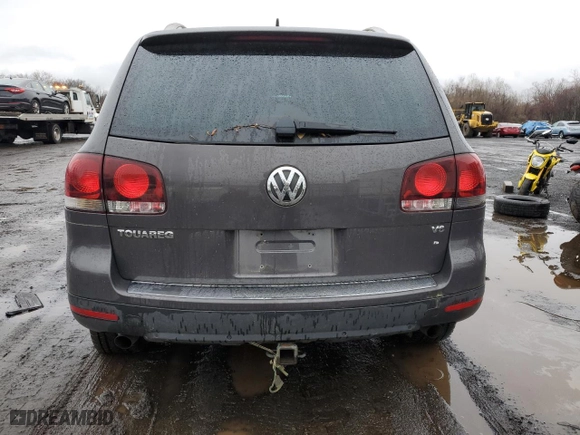 2008 Volkswagen Touareg 2 V6 with VIN WVGBE77LX8D045580, listed as a Copart auction lot 51677485 with 108,062 mi miles and Clean Title. Bid and sale history available at carsss.com. Image 6.