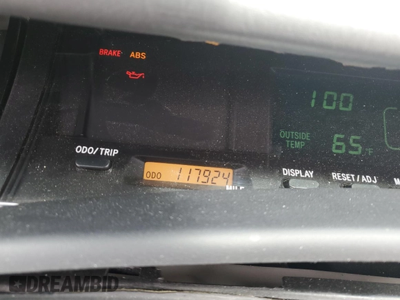 2000 Toyota Avalon XL with VIN 4T1BF28B4YU020969, listed as a Copart auction lot 51116915 with 117,924 mi miles and Salvage Title. Bid and sale history available at DreamBid. Image 9.