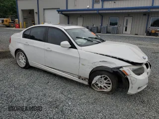2011 BMW 3 Series 328i xDrive z VIN WBAPK5C56BA656016, wystawiony jako Copart lot #56149765 z przebiegiem Nie podano mil oraz Szkoda całkowita • Salvage title. Historia ofert i sprzedaży dostępna na DreamBid. Obrazek 4.