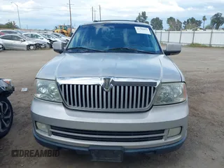2005 Lincoln Navigator Luxury with VIN 5LMFU27505LJ20083, listed as a IAAI auction lot 41788861 with 258,971 mi miles. Bid and sale history available at carsss.com. Image 13.