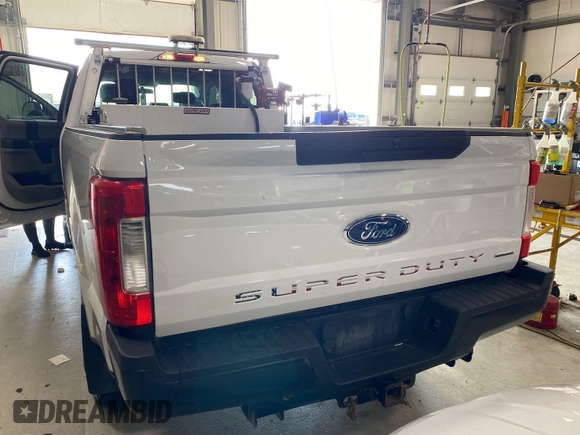 2019 Ford F-250 XL with VIN 1FT7W2B63KED87191, listed as a IAAI auction lot 42841798 with 188,642 mi miles and . Bid and sale history available at DreamBid. Image 4.