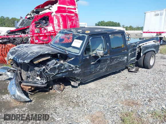1996 Ford F-350 with VIN 1FTJW35F1TEA15051, listed as a IAAI auction lot 40357502 with Not provided miles and . Bid and sale history available at DreamBid. Image 2.