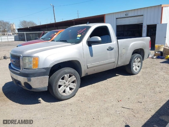 2007 GMC Sierra 1500 Classic Work Truck with VIN 1GTEC14X87Z624810, listed as a IAAI auction lot 41722798 with 113,592 mi miles. Bid and sale history available at carsss.com. Image 2.