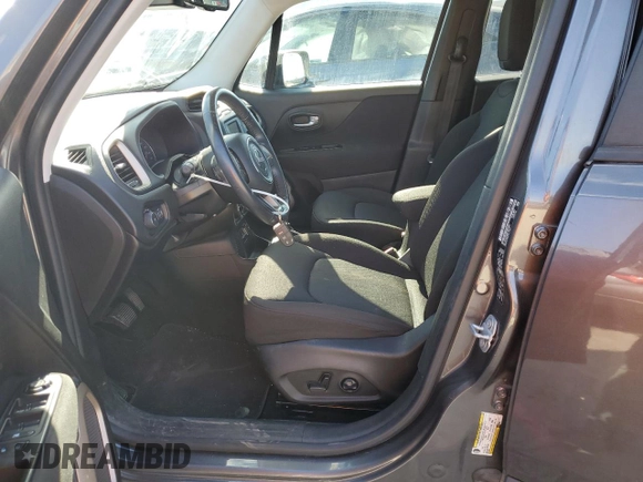 2017 Jeep Renegade Latitude z VIN ZACCJABB5HPF18349, wystawiony jako Copart lot #52954395 z przebiegiem 82 270 mil mil oraz Szkoda całkowita • Salvage title. Historia ofert i sprzedaży dostępna na DreamBid. Obrazek 7.