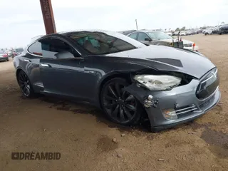 2012 Tesla Model S Performance with VIN 5YJSA1DP4CFP01942, listed as a IAAI auction lot 41724861 with 131,762 mi miles. Bid and sale history available at carsss.com. Image 1.