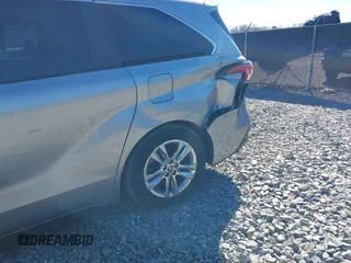 2022 Toyota Sienna Limited with VIN 5TDZRKECXNS136443, listed as a IAAI auction lot 41353097 with 20,568 mi miles and . Bid and sale history available at DreamBid. Image 18.