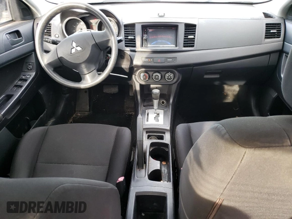 2010 Mitsubishi Lancer DE z VIN JA32U1FU2AU011815, wystawiony jako Copart lot #46727565 z przebiegiem 131 741 mil mil oraz Czysty tytuł • Clean title. Historia ofert i sprzedaży dostępna na DreamBid. Obrazek 8.