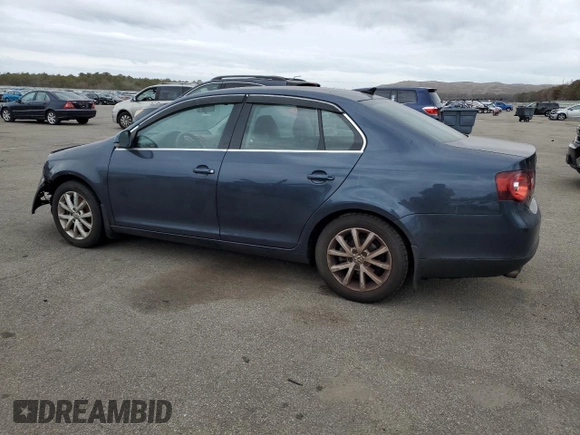 2010 Volkswagen Jetta SE with VIN 3VWRZ7AJ2AM038256, listed as a Copart auction lot 47631015 with 205,579 mi miles and Salvage title. Bid and sale history available at DreamBid. Image 2.