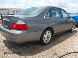 2004 Toyota Avalon XL z VIN 4T1BF28B74U385110, wystawiony jako IAAI lot #42360699 z przebiegiem 287 519 mil mil oraz . Historia ofert i sprzedaży dostępna na DreamBid. Obrazek 4.