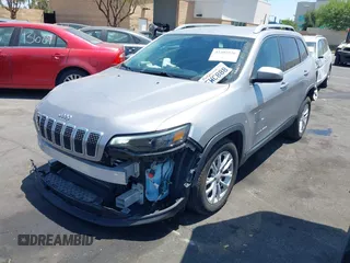 2019 Jeep Cherokee Latitude z VIN 1C4PJLCB8KD241701, wystawiony jako IAAI lot #42407536 z przebiegiem 59 006 mil mil oraz . Historia ofert i sprzedaży dostępna na DreamBid. Obrazek 21.