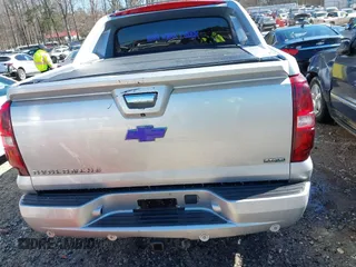 2011 Chevrolet Avalanche LS with VIN 3GNMCEE01BG393771, listed as a IAAI auction lot 41612025 with 199,994 mi miles. Bid and sale history available at carsss.com. Image 16.