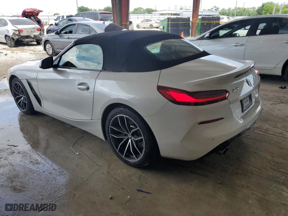 2022 BMW Z4 sDrive30i with VIN WBAHF3C08NWX39696, listed as a Copart auction lot 66475223 with 28,841 mi miles. Bid and sale history available at carsss.com. Image 2.