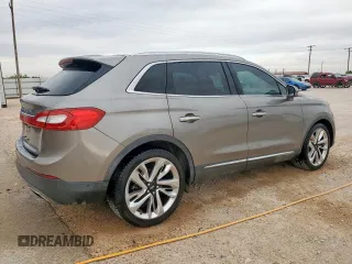 2017 Lincoln MKX Reserve z VIN 2LMPJ6LR6HBL30244, wystawiony jako Copart lot #56879745 z przebiegiem 98 771 mil mil oraz Czysty tytuł • Clean title. Historia ofert i sprzedaży dostępna na DreamBid. Obrazek 3.