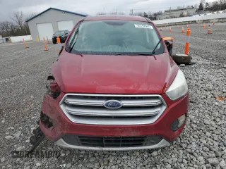 2017 Ford Escape SE z VIN 1FMCU9GD5HUC62126, wystawiony jako Copart lot #50188985 z przebiegiem 157 918 mil mil oraz Szkoda całkowita • Salvage title. Historia ofert i sprzedaży dostępna na DreamBid. Obrazek 5.