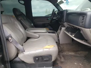 2000 Chevrolet Suburban LT with VIN 3GNEC16TXYG166447, listed as a Copart auction lot 43292602 with 258,929 mi miles and Salvage Title. Bid and sale history available at carsss.com. Image 5.
