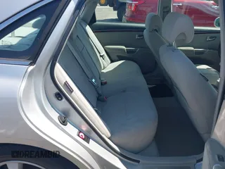 2006 Hyundai Azera SE with VIN KMHFC46F76A073367, listed as a IAAI auction lot 42174768 with 49,314 mi miles and . Bid and sale history available at DreamBid. Image 8.