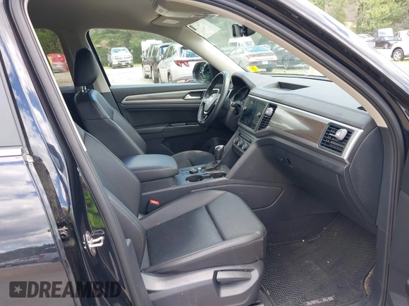 2020 Volkswagen Atlas SE z VIN 1V2UR2CA7LC504330, wystawiony jako IAAI lot #39755712 z przebiegiem 79 892 mil mil oraz . Historia ofert i sprzedaży dostępna na DreamBid. Obrazek 5.