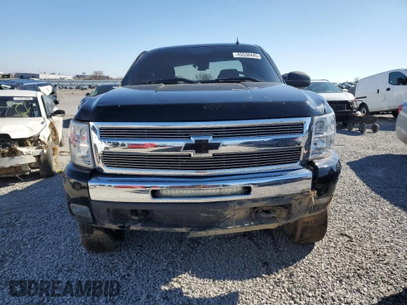 2011 Chevrolet Silverado 1500 LT with VIN 1GCRKSE30BZ393111, listed as a Copart auction lot 45538445 with 196,790 mi miles and Salvage Title. Bid and sale history available at DreamBid. Image 5.