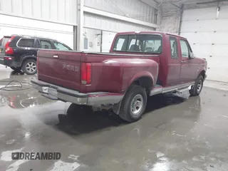 1993 Ford F-150 z VIN 1FTEX14NXPKA08103, wystawiony jako IAAI lot #41861872 z przebiegiem 153 947 mil mil oraz . Historia ofert i sprzedaży dostępna na DreamBid. Obrazek 4.