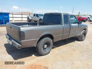 2005 Ford Ranger XL with VIN 1FTYR14U75PA18800, listed as a IAAI auction lot 42129237 with 240,333 mi miles. Bid and sale history available at carsss.com. Image 4.