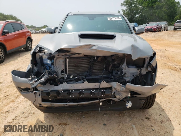 2021 Toyota Tacoma SR5 z VIN 5TFAZ5CN2MX099562, wystawiony jako Copart lot #59329335 z przebiegiem 23 570 mil mil oraz Czysty tytuł • Clean title. Historia ofert i sprzedaży dostępna na DreamBid. Obrazek 5.