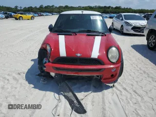 2004 MINI Hardtop z VIN WMWRC334X4TC51255, wystawiony jako Copart lot #55153845 z przebiegiem 161 362 mil mil oraz Szkoda całkowita • Salvage title. Historia ofert i sprzedaży dostępna na DreamBid. Obrazek 5.
