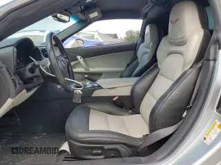 2012 Chevrolet Corvette 3LT с VIN 1G1YG2DW0C5100057, выставлен на аукционе Copart как лот 74807624 с пробегом 52 560 миль миль и Списание • Salvage title. История ставок и продаж доступна на DreamBid. Изображение 7.