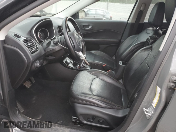 2020 Jeep Compass Limited z VIN 3C4NJDCB4LT216383, wystawiony jako Copart lot #63049845 z przebiegiem 45 712 mil mil oraz Czysty tytuł • Clean title. Historia ofert i sprzedaży dostępna na DreamBid. Obrazek 7.