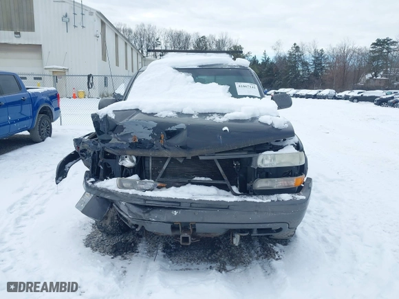2001 Chevrolet Silverado 1500 with VIN 1GCEK14V71E120524, listed as a IAAI auction lot 41401631 with 170,814 mi miles. Bid and sale history available at carsss.com. Image 6.