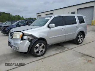 2015 Honda Pilot EX-L z VIN 5FNYF3H56FB005653, wystawiony jako Copart lot #51782155 z przebiegiem 156 247 mil mil oraz Szkody całkowita. Historia ofert i sprzedaży dostępna na DreamBid. Obrazek 1.