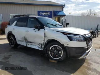 2024 Nissan Pathfinder Rock Creek z VIN 5N1DR3BD9RC224898, wystawiony jako Copart lot #50728265 z przebiegiem 13 765 mil mil oraz Szkoda całkowita • Salvage title. Historia ofert i sprzedaży dostępna na DreamBid. Obrazek 4.