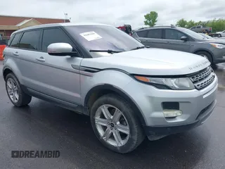 2013 Land Rover Range Rover Evoque Pure Plus z VIN SALVP2BG7DH782112, wystawiony jako IAAI lot #42203360 z przebiegiem 142 201 mil mil oraz . Historia ofert i sprzedaży dostępna na DreamBid. Obrazek 1.