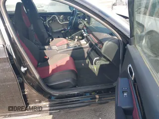 2024 Honda Civic Si z VIN 2HGFE1E54RH470452, wystawiony jako IAAI lot #41146132 z przebiegiem 18 620 mil mil oraz . Historia ofert i sprzedaży dostępna na DreamBid. Obrazek 5.
