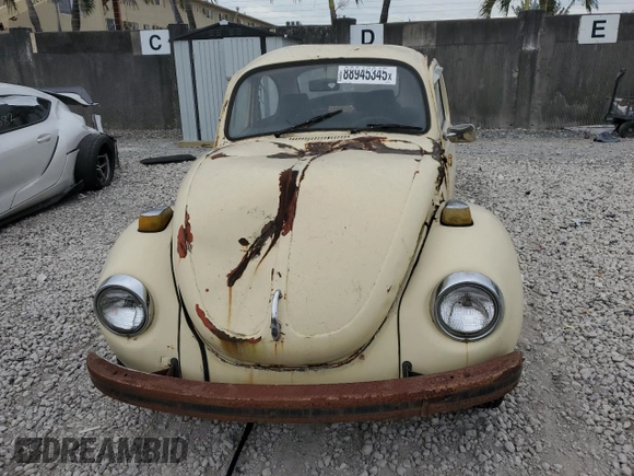 1972 Volkswagen Beetle with VIN 1122366114, listed as a Copart auction lot 88945345 with 240,018 mi miles and Clean Title. Bid and sale history available at DreamBid. Image 5.