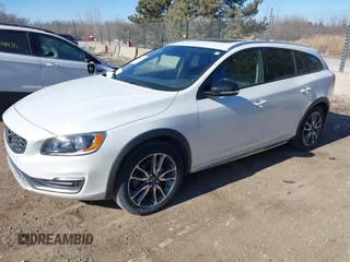 2016 Volvo V60 Cross Country T5 with VIN YV4612HK1G1003466, listed as a IAAI auction lot 41555787 with 139,700 mi miles. Bid and sale history available at carsss.com. Image 2.
