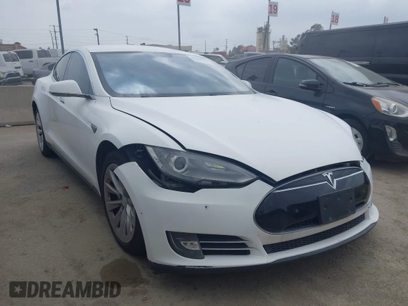 2014 Tesla Model S 60 with VIN 5YJSA1H16EFP32585, listed as a IAAI auction lot 42068925 with 119,561 mi miles and . Bid and sale history available at DreamBid. Image 1.